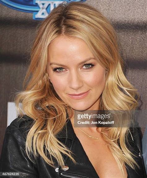 4,975 Becki Newton Photos & High Res Pictures